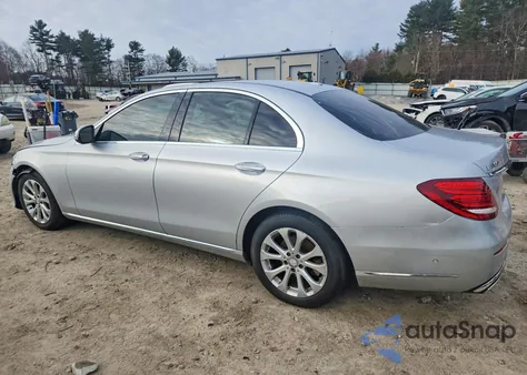 2017 Mercedes-Benz E 300 4Matic z USA, uszkodzony, nr VIN WDDZF4KBXHA215313